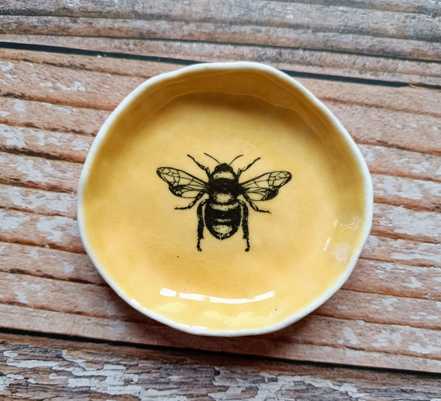 petite coupelle abeille en porcelaine
