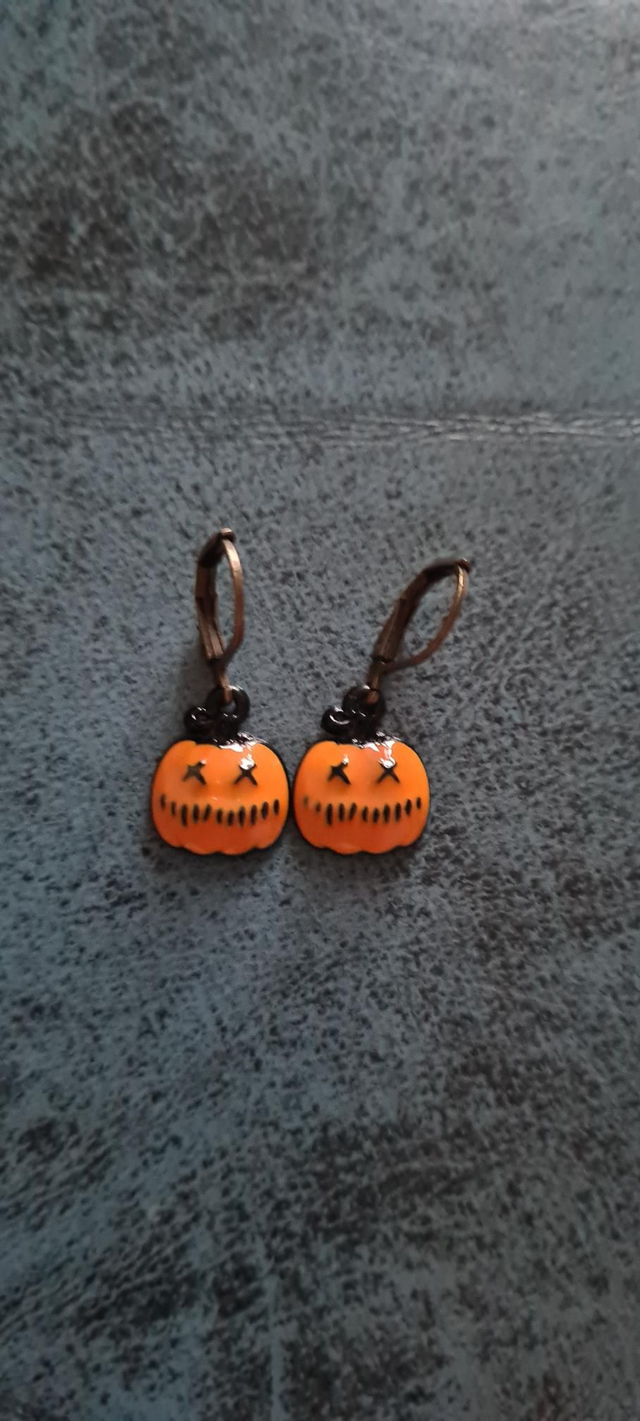 Eartings Orange Enamel Pumpkin Lever Backs