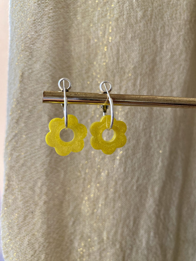 Créoles fleurs - pigments jaune