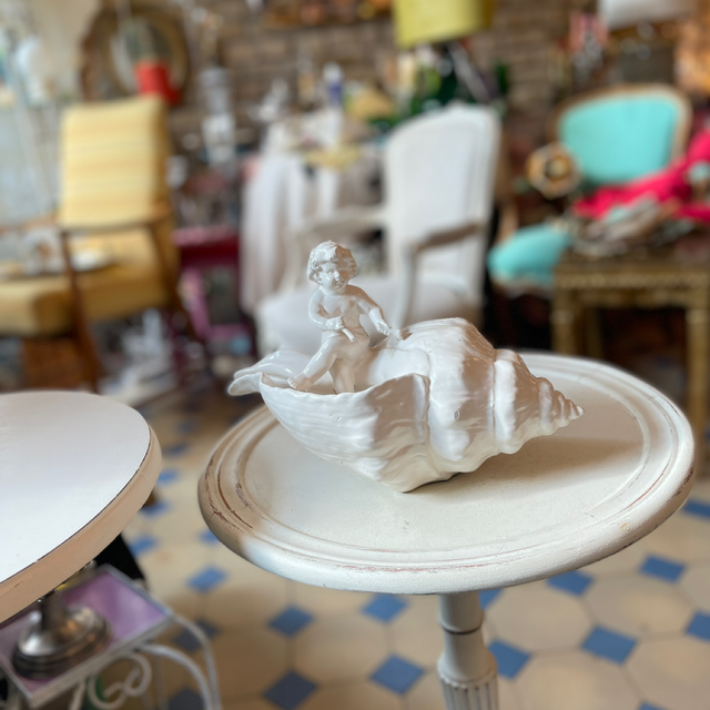 Weiße Muschel Schale Engel 