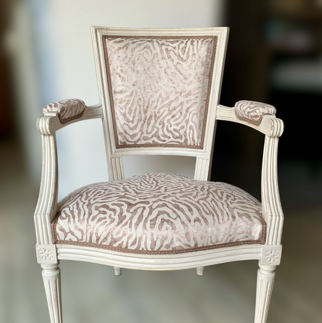 Fauteuil cabriolet de style Louis XVI 