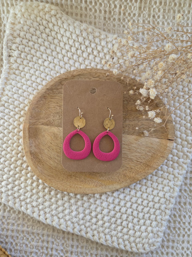 Boucles d&#039;oreilles Billie texturée coloris pivoine
