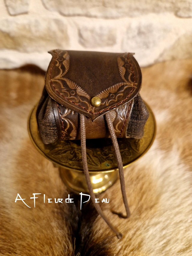 Bourse en cuir médiévale 