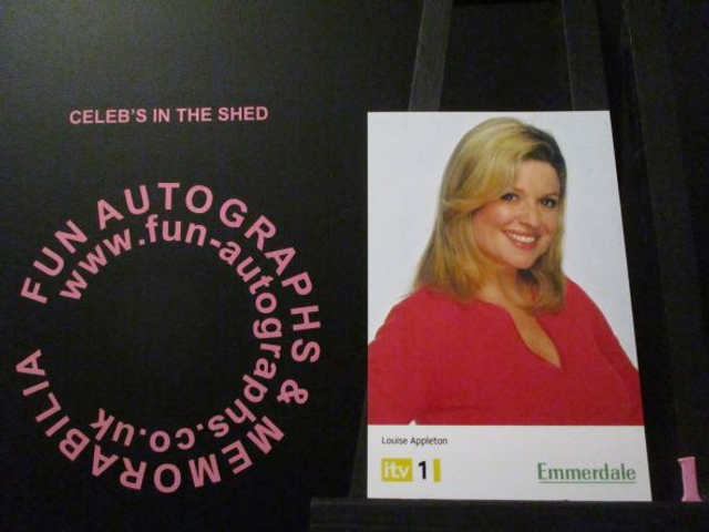 Emily Symons (Louise Appleton) Original Emmerdale Yellow &amp; White Itv1 Logo Cast Card (1)