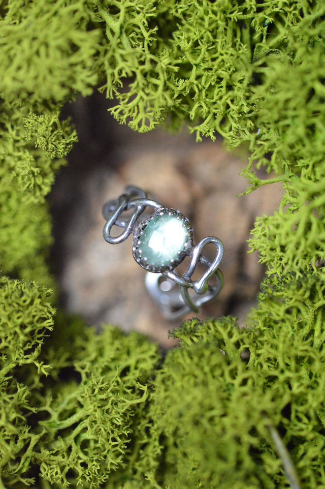 Bague Elfique - Cyanite verte, T51 à 54