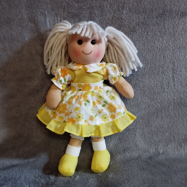 Poupée rembourrée en tissu petite 30 cm - 7