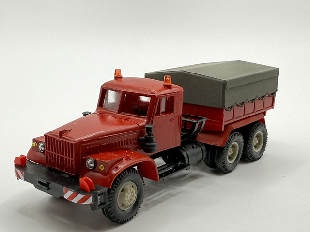 KrAz 258 SZM 6x4 Sattelzugmaschine H0 1:87 
