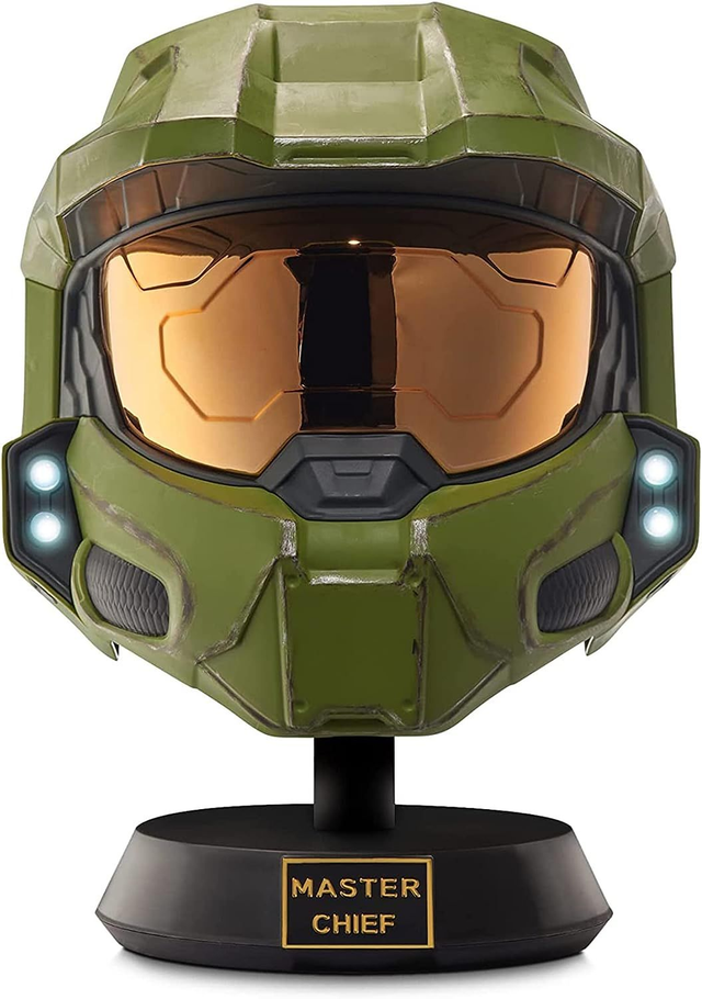 Halo:  Master Chief Deluxe Helmet with Stand