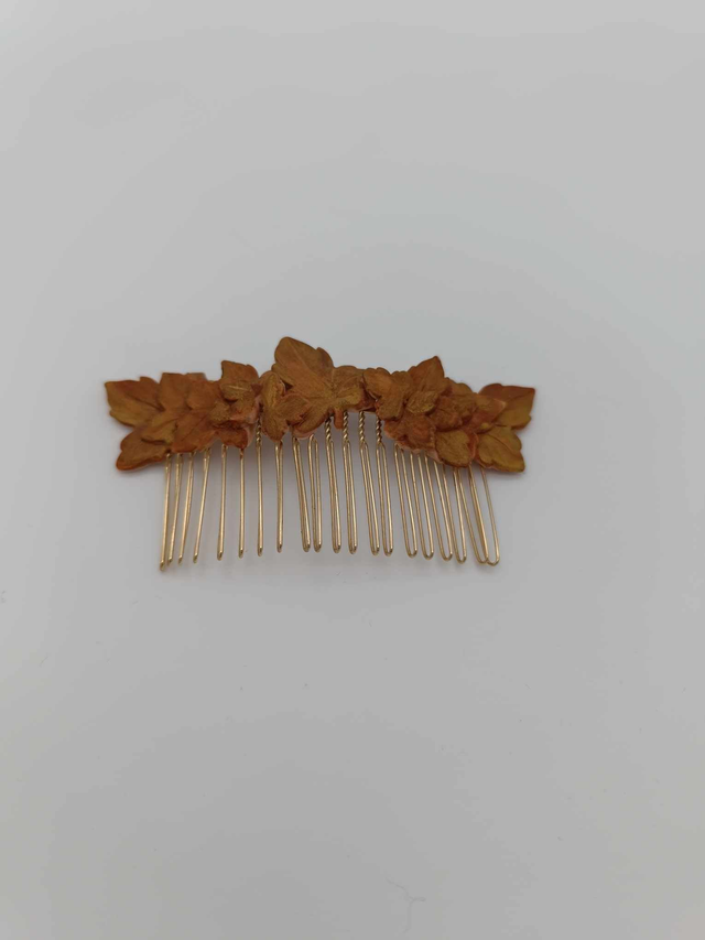 Peigne à cheveux décoré de porcelaine froide   