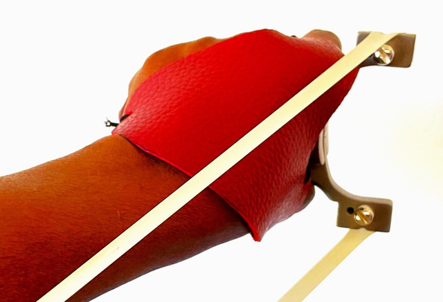 12 ... bouclier simple en cuir recyclé , 