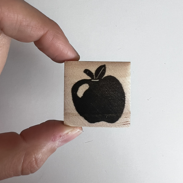 Tampon pomme (Jour 7 - Stamp-Tober 2025)