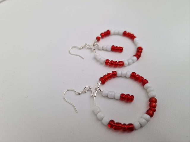 Boucles D'oreilles Créoles Pendantes Acier Perles Rouges Blanches