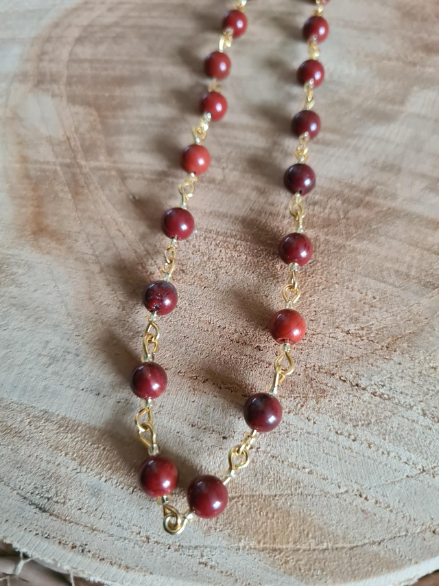 Collier doré ras de cou Jaspe rouge