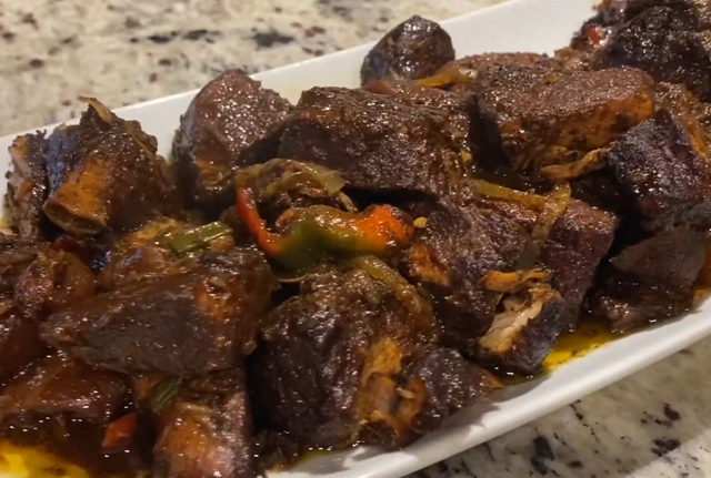 Stew Pork - Large Tray (18-20 servings) 