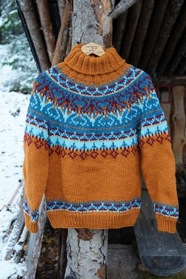 Alasuq Polar Sweater Kit - Col 37 (Ochre) - Wool &amp; Pattern - Linka Neumann