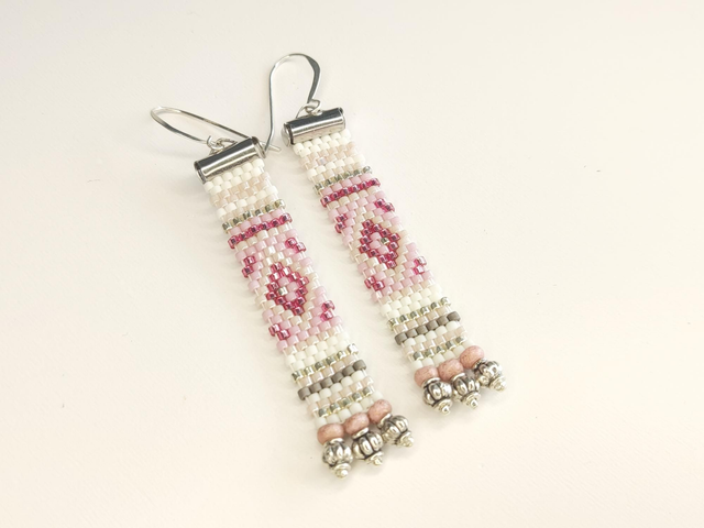 Pendientes planos rombo blanco y rosa