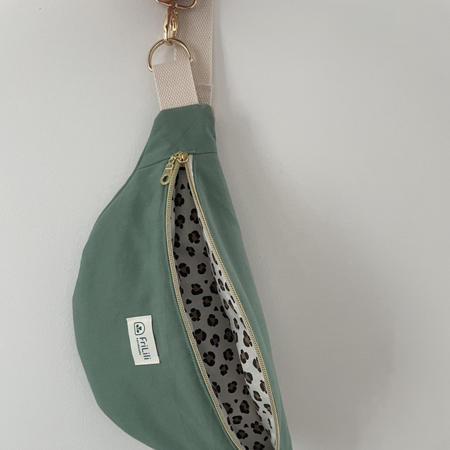 Sac Banane - vert sauge et léopard - Bientot de retour