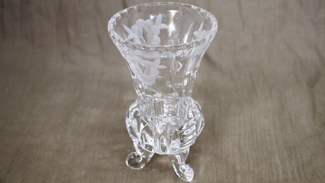 Trompet vaasje | Kristallen uitvoering &#039;Ster van David&#039; met 3 pootjes (diameter 9,0 cm | hoogte 14,0 cm)  | Vintage