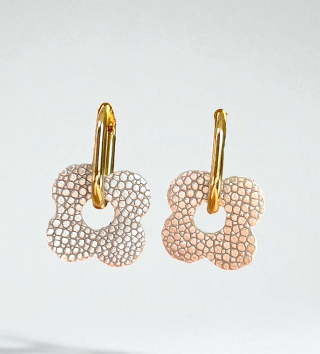 Créoles à fleur Grise métallisée