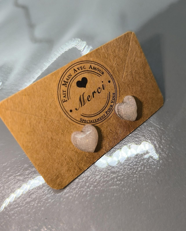 Petites boucles d'oreilles coeur blanc galaxy 