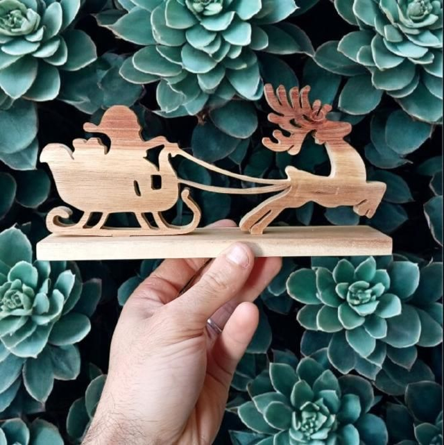 Traîneau Père Noël, Acacia