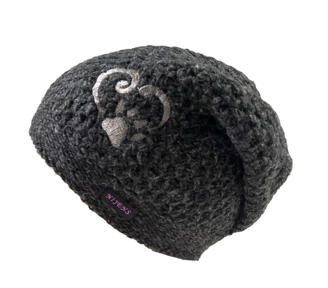 Long Beanie, anthrazit - mit Herz & Pfote von Nijens