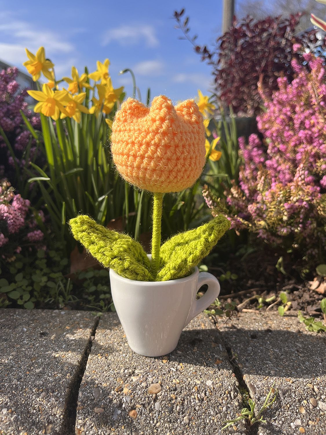 Crochet Tulip (Peach)