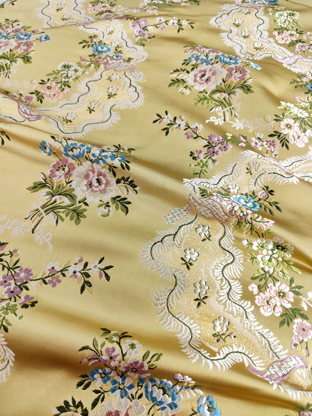 Montse amarillo corte completo 