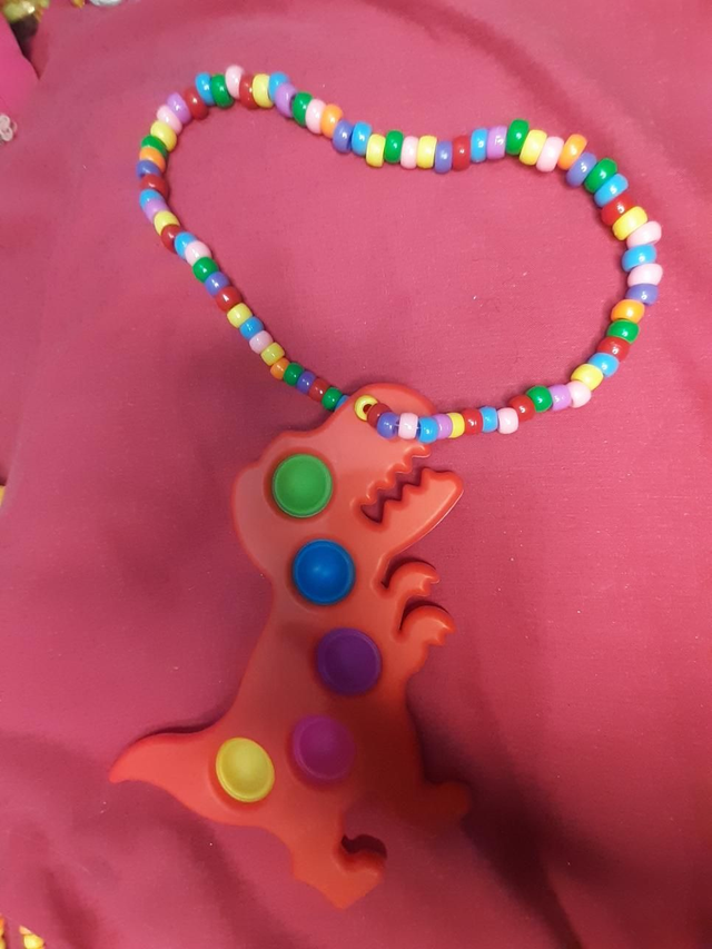 Collier grand dinosaure 