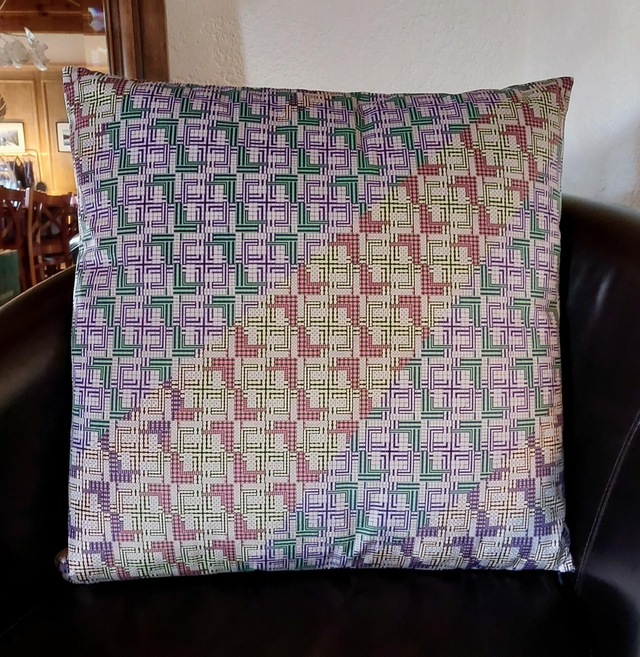 CHURCH purple. Coussin Acquarius 56cm
