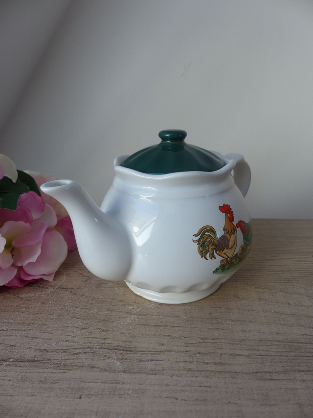 Service à café vintage en céramique - décor poules, poussins, coq - ambiance maison campagne - ensemble petit déjeuner - décoration cuisine