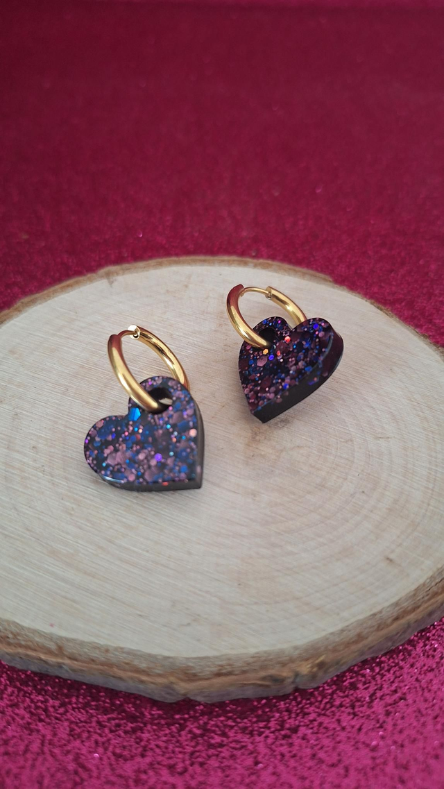 Créoles dorées cœurs noirs paillettes bleues/roses