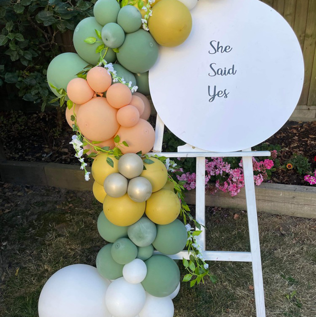 Balloon Easel