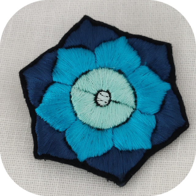 Barrette bijoux brodée fleur lotus pince crocodile