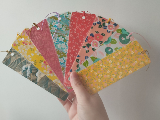 Marque-page en papier japonais – Élégance, couleur et poésie