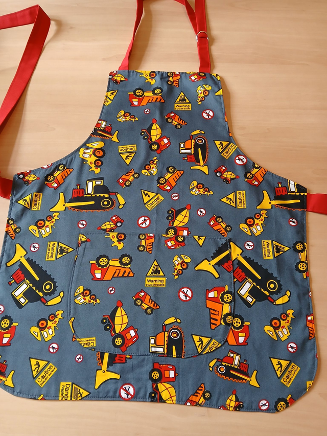 Child&#039;s Dig &#039;Em Up Dave Apron: Fully Lined with Pocket 