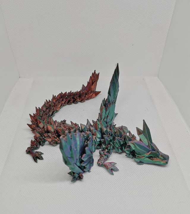 Dragon cristal avec des ailes 