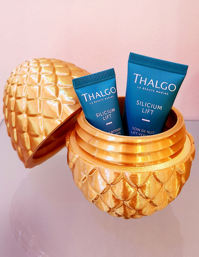 Golden Eye. Thalgo-Tages- und Nachtcreme im limitierten goldenen Osterei.