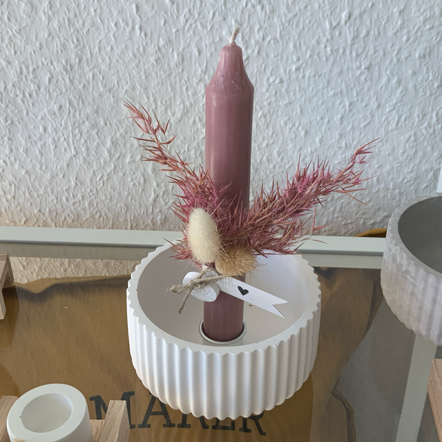 Schale mit Kerze