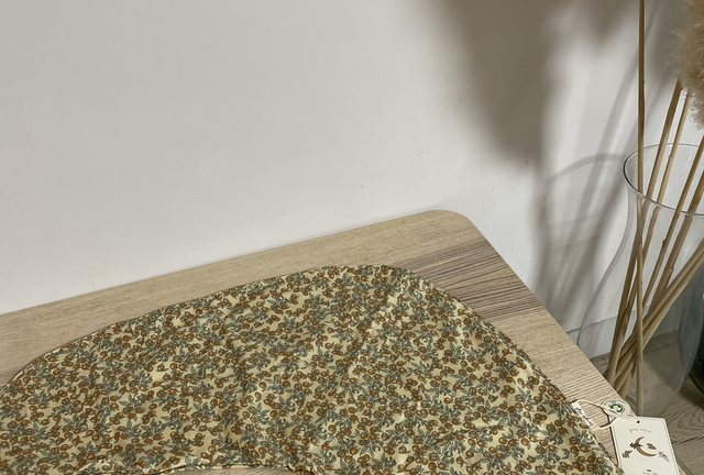 Housse de coussin d’allaitement Konges Slojd - Prix neuf : 27 euros