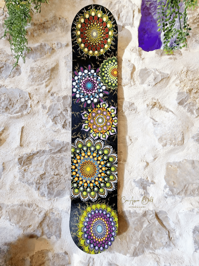 Skateboard décoratif mandala – Peint à la main en Dot Painting – Pièce unique