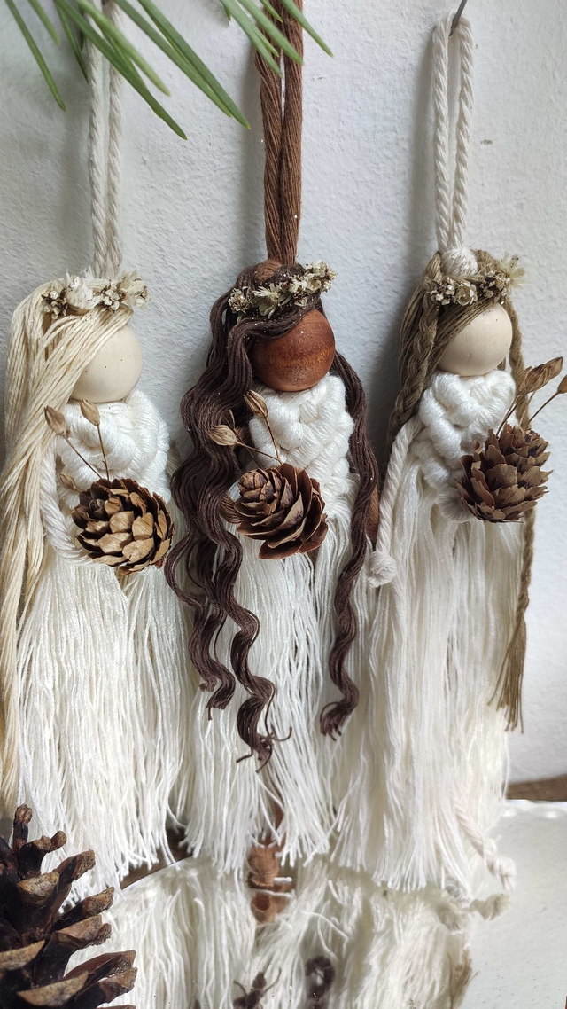 Poupée de Noël blanche