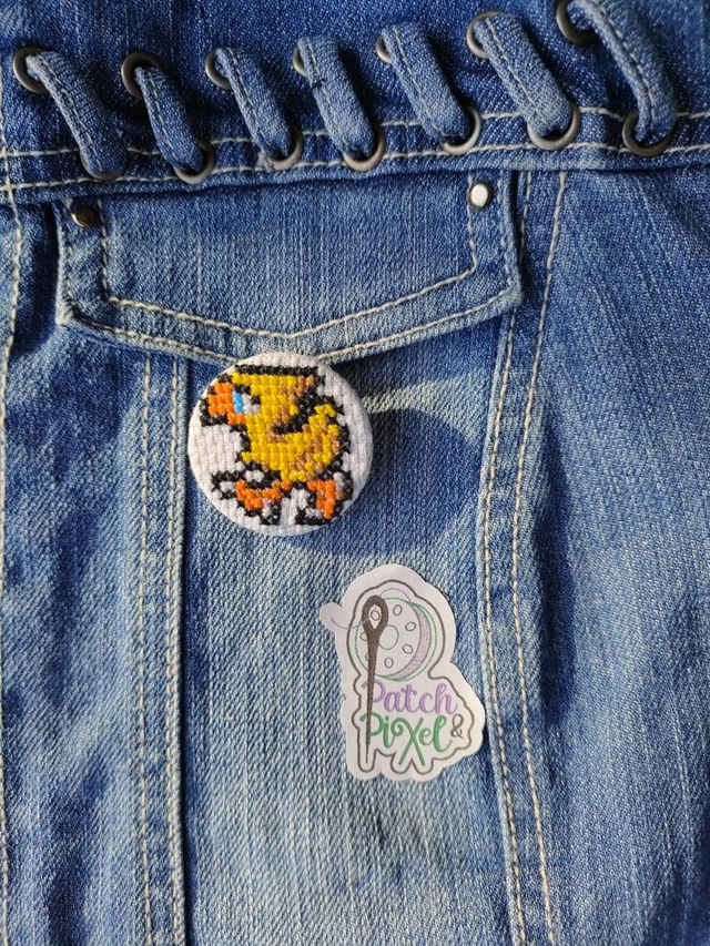 Chokobo Badge ou porte clé brodé à la main pixel art