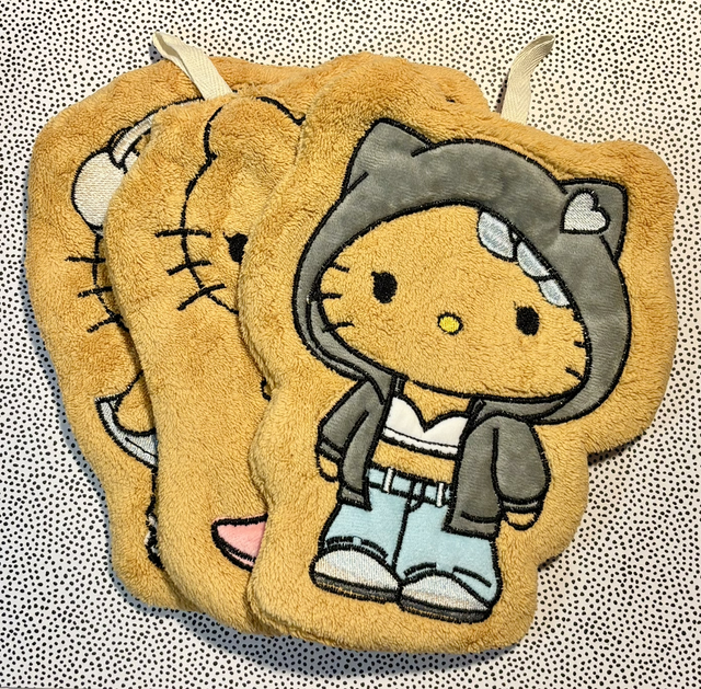 Face/Hand Towel Hello Kitty in 3 cute designs!