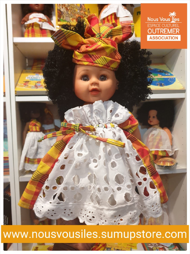 COLLECTOR "BAPTEME" - CD- CASSIDY COLIBRI DOLLS MADRAS TRADITIONNEL &amp; COIFFE CREOLE (POUPEE NOIRE METISSE 30 cm) (1)