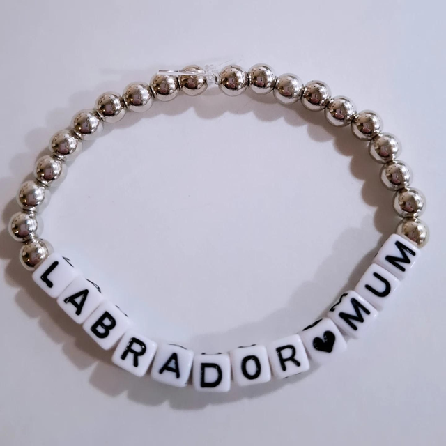 Labrador mum silver tone beaded bracelet 