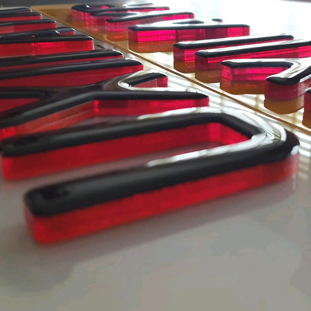 6mm Neon Red 4D with Black Gel  