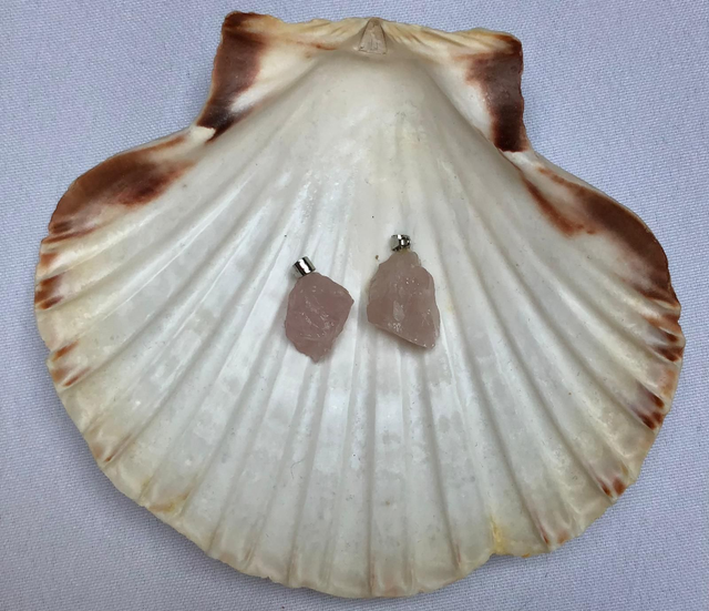 Pendentif Pierre Brute en Quartz Rose