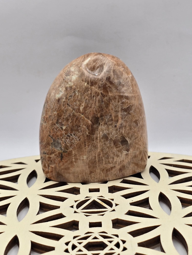 Pierre de lune orangée forme libre 