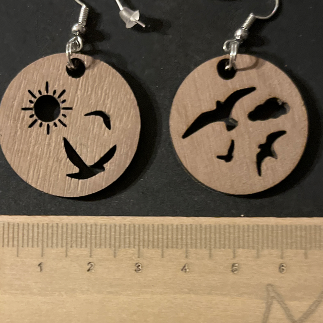 Oiseau nuage soleil en noyer 